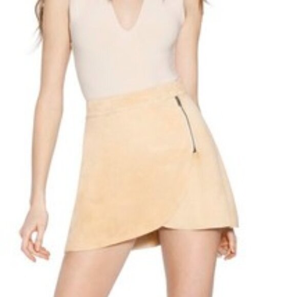 ALICE & OLIVIA CLASSICS CREAM TULIP HEM CROSSOVER MINI SKIRT SIZE 8 - Picture 3 of 13